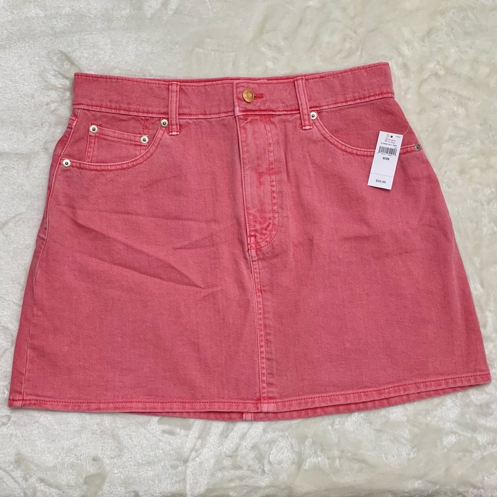NWT! - Gap Denim Mini Skirt in Pink, Size 8/29 (runs small)